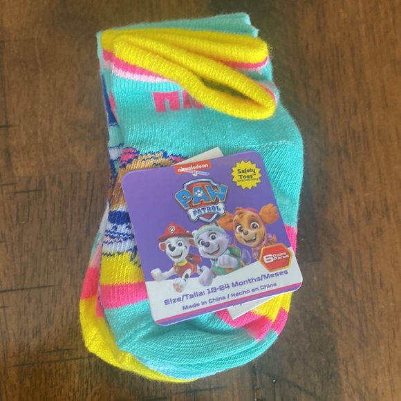 Toddler Girls’ Paw Patrol Socks - Picture 7 of 9